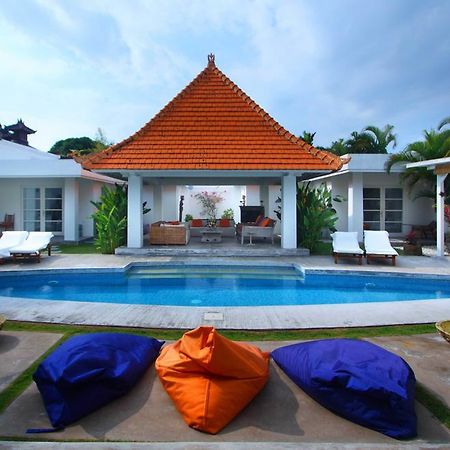 Villa Mutiara Putih By Optimum Bali Villas Seminyak  Ruang foto