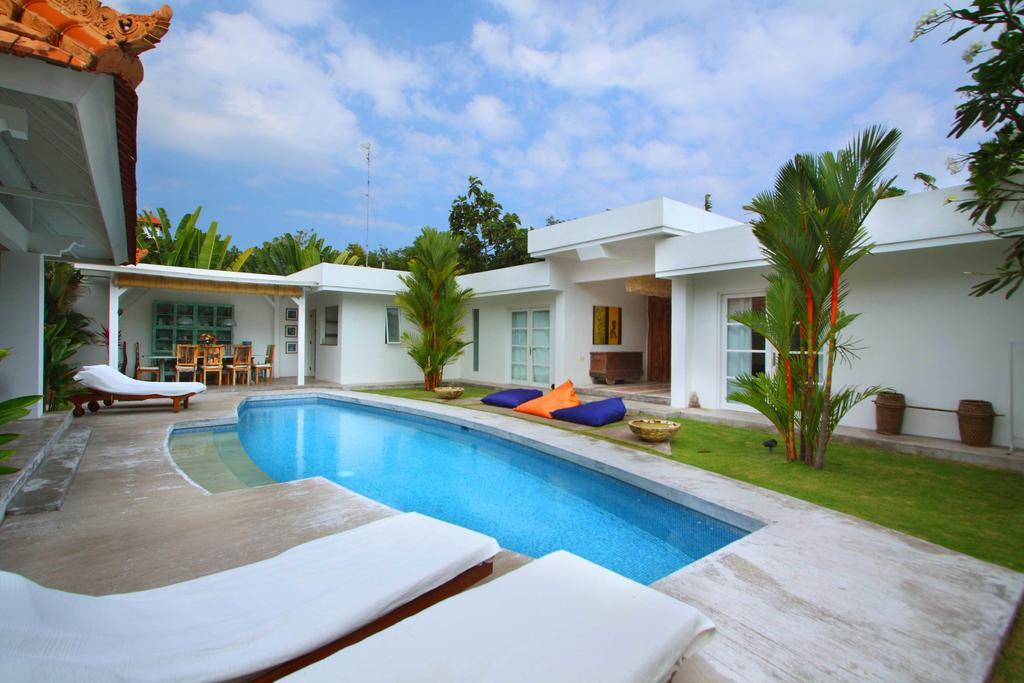 Villa Mutiara Putih By Optimum Bali Villas Seminyak  Ruang foto